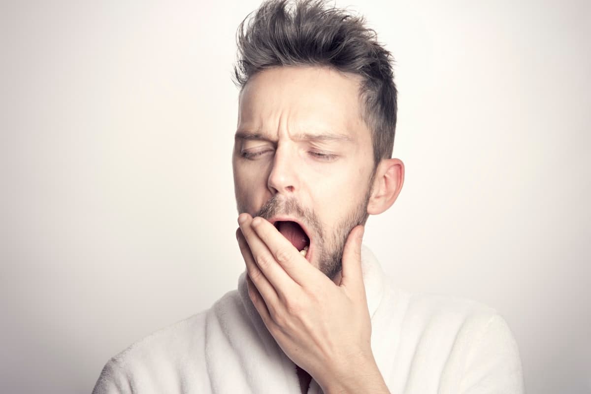 Dente mole em adulto: o que pode ser