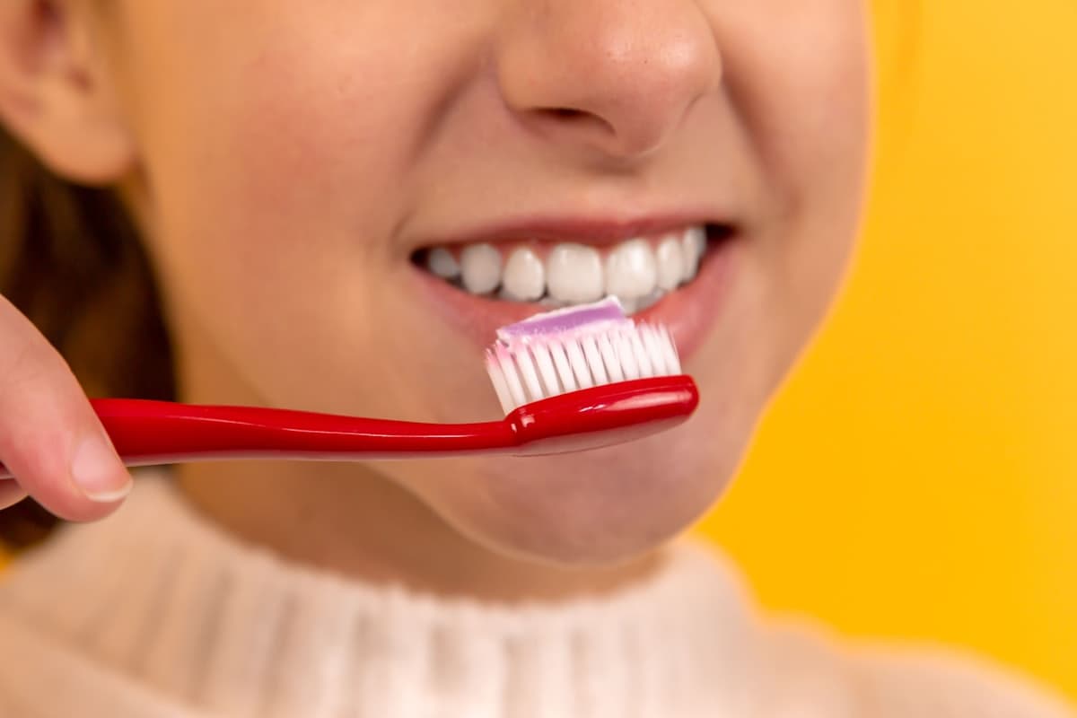 Escovar os dentes depois de vomitar: pode?