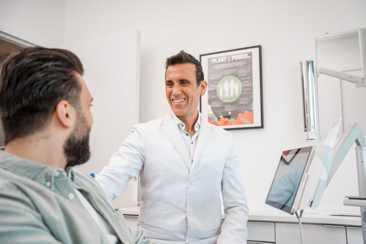 Sensibilidade dental: o que causa e como tratar